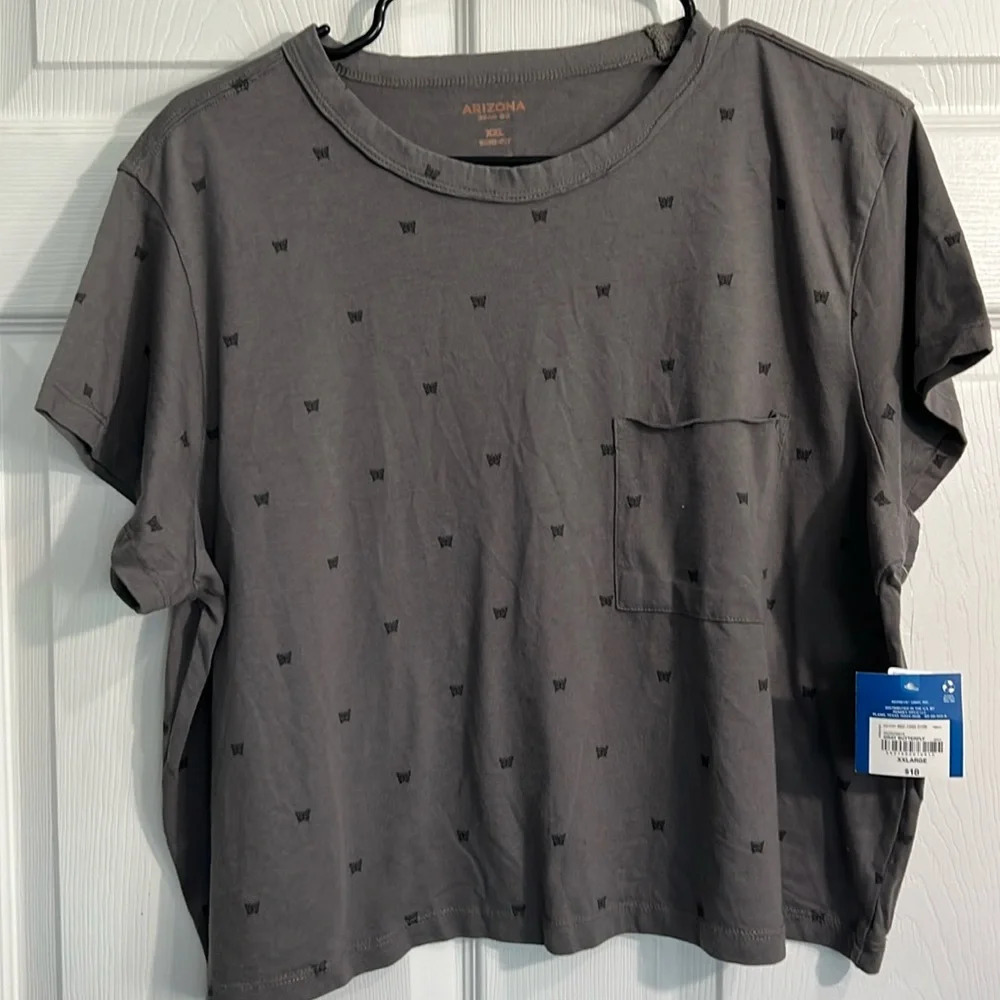 Arizona cropped top. Size XXL. Gray with butterflies.  NWT